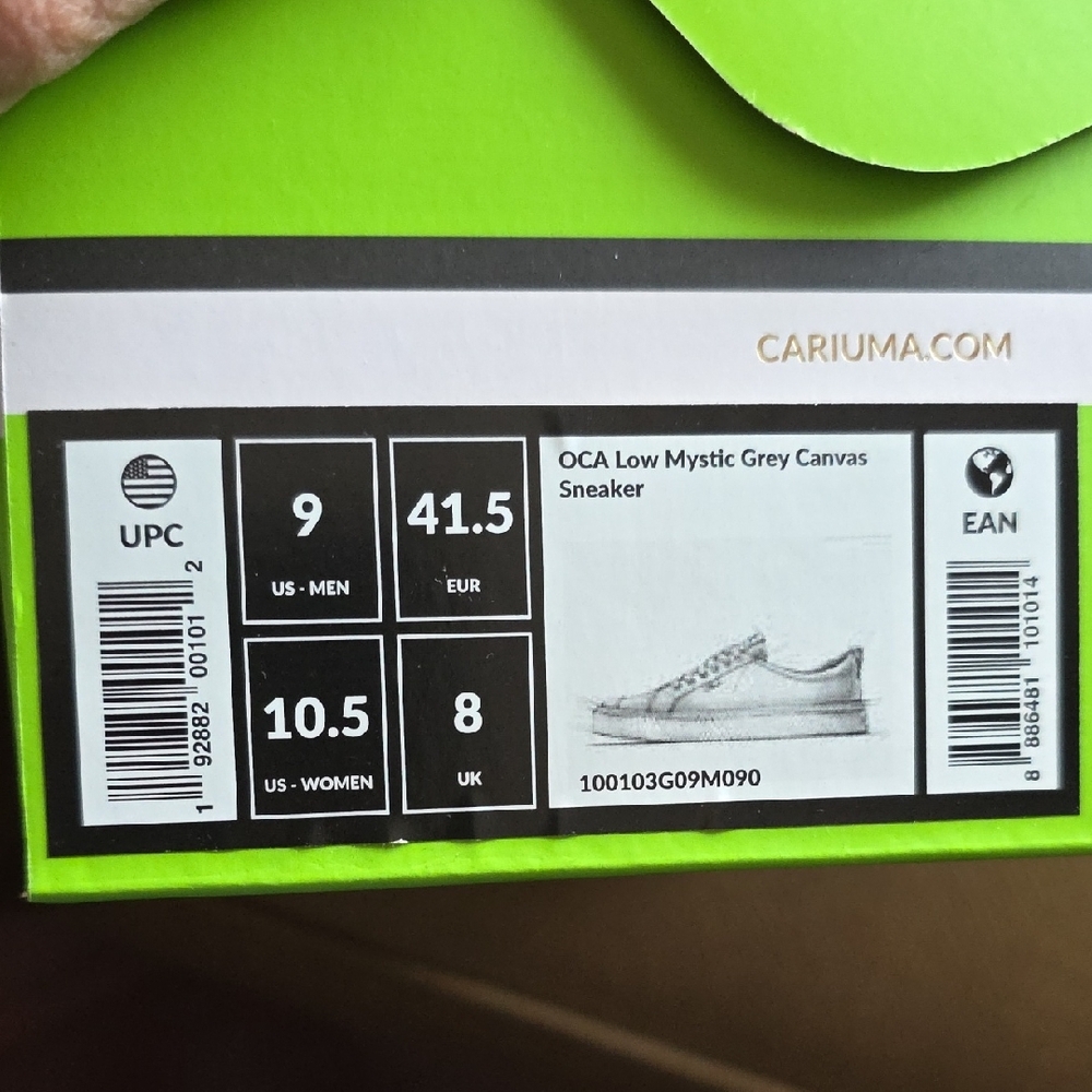 Cariuma Gray Sneakers Minimalist Design - Picture 2 of 5